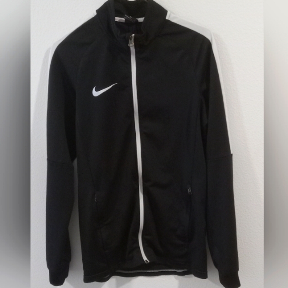 Nike Dri-FIT UV Advantage Women's Full-Zip Top Color: Black Small